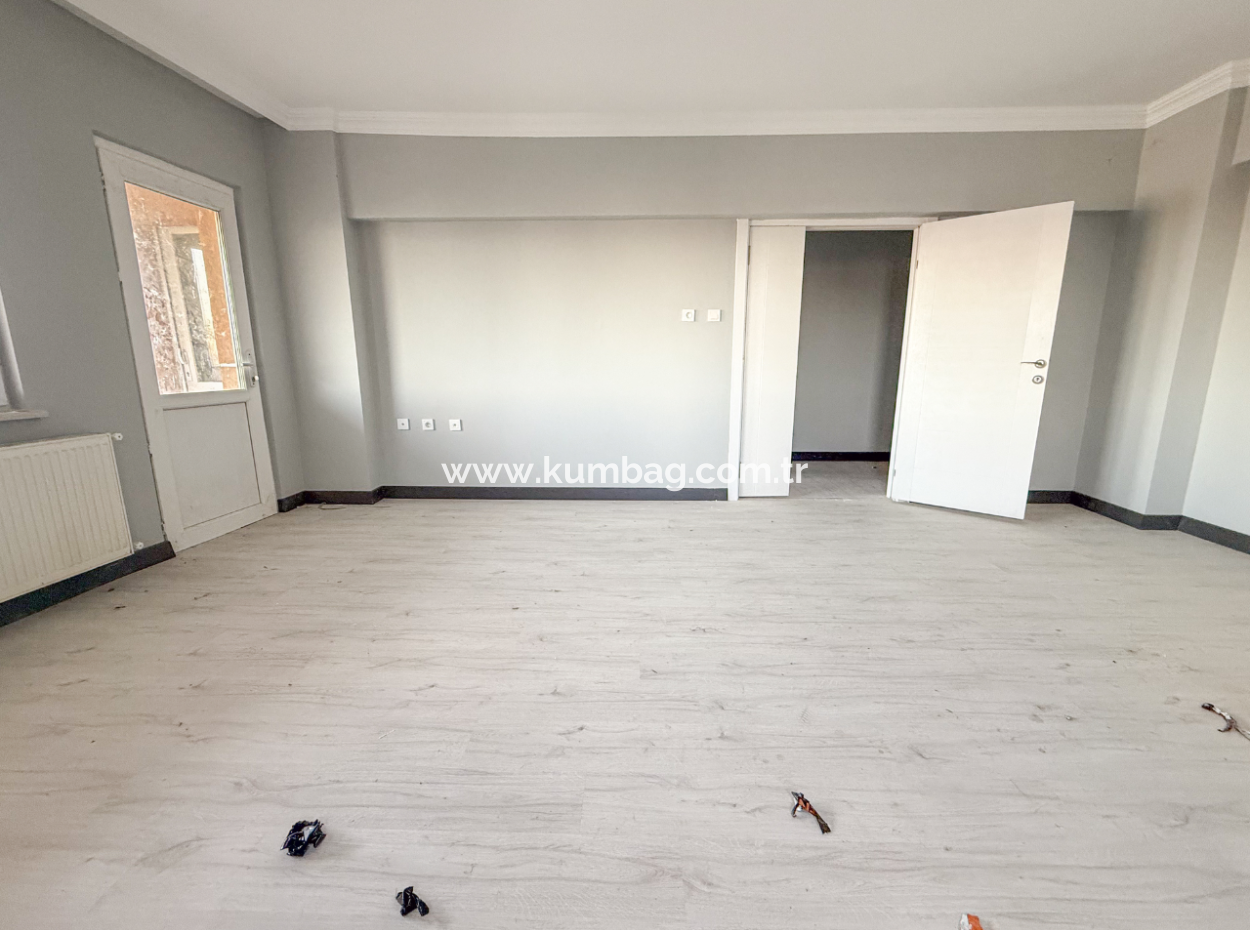 Very Spacious 3 1 Apartment For Rent In A Central Location In Altinova