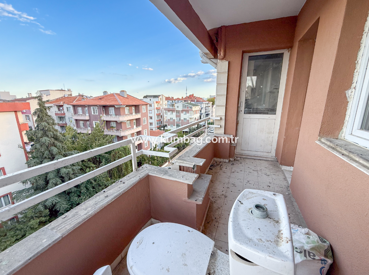 Very Spacious 3 1 Apartment For Rent In A Central Location In Altinova