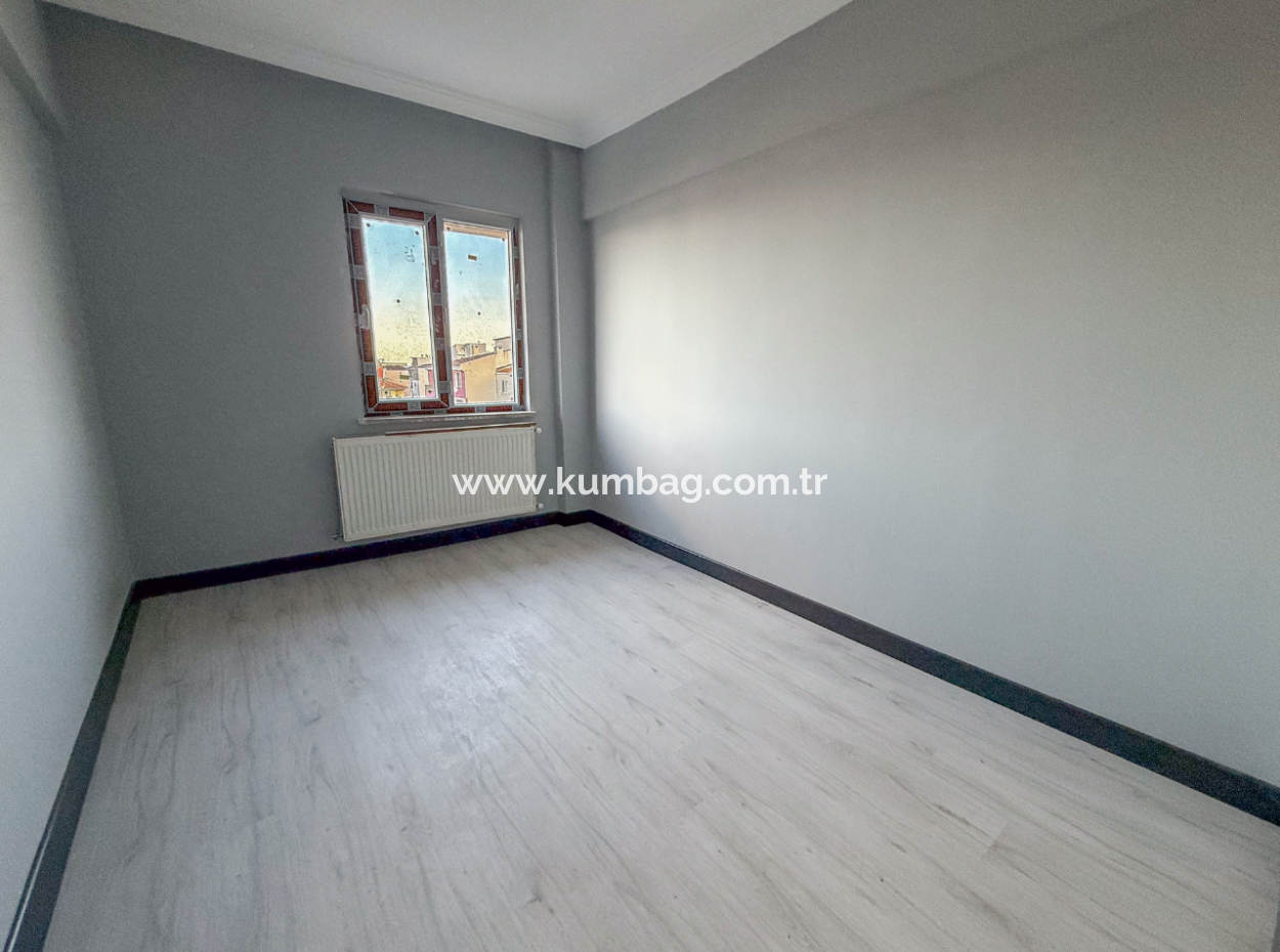 Very Spacious 3 1 Apartment For Rent In A Central Location In Altinova