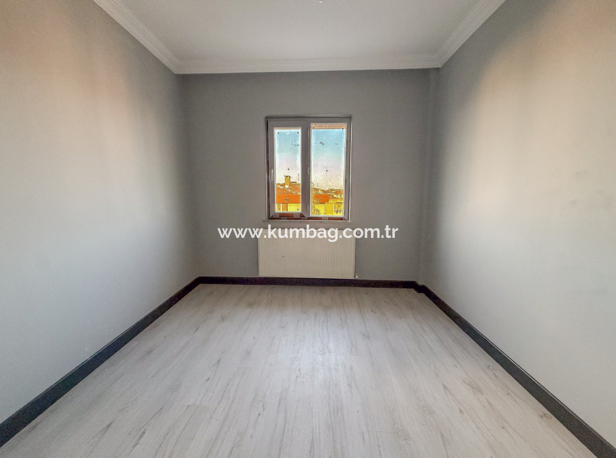Very Spacious 3 1 Apartment For Rent In A Central Location In Altinova