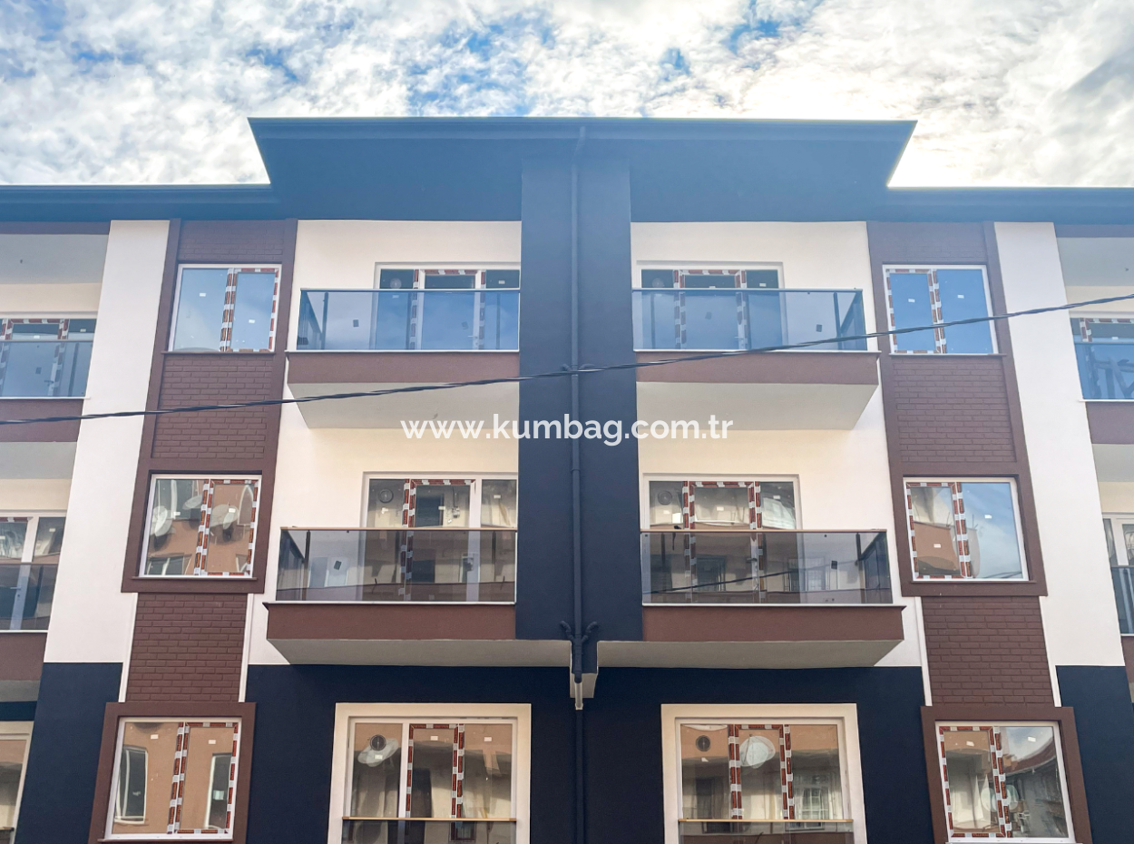 2 1 Flats For Sale In A New Building In Kumbağ With Spaciousness And Close To The Sea