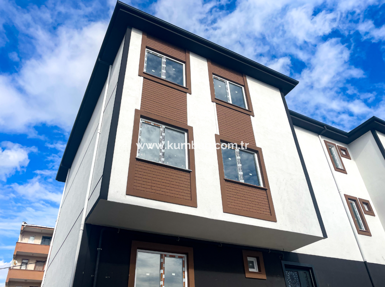 2 1 Flats For Sale In A New Building In Kumbağ With Spaciousness And Close To The Sea