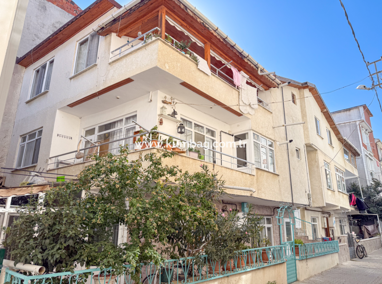 3 1 Flat For Sale Very Large With Double Garden On Kumbağ Market Street 