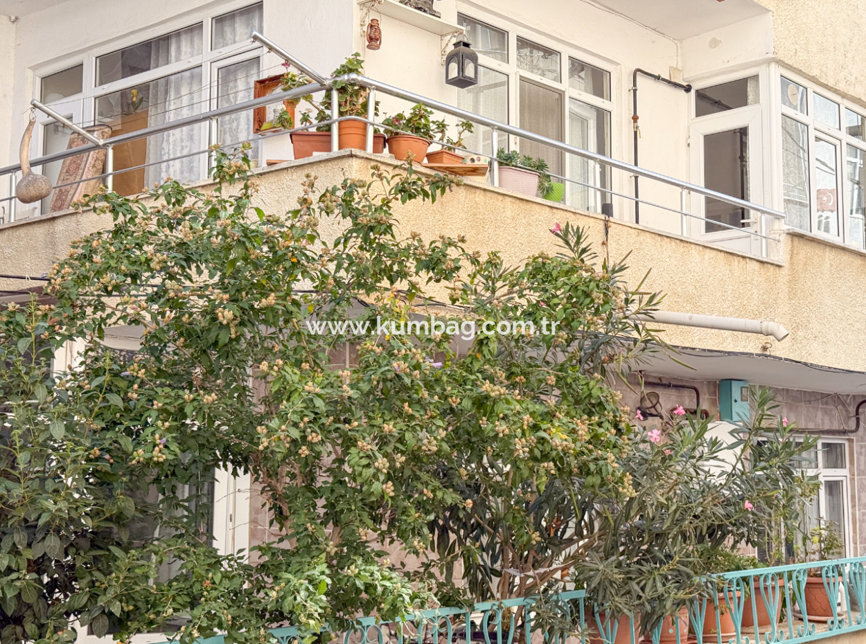 3 1 Flat For Sale Very Large With Double Garden On Kumbağ Market Street 