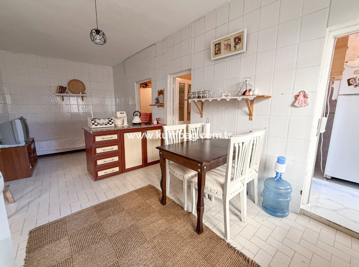 3 1 Flat For Sale Very Large With Double Garden On Kumbağ Market Street 