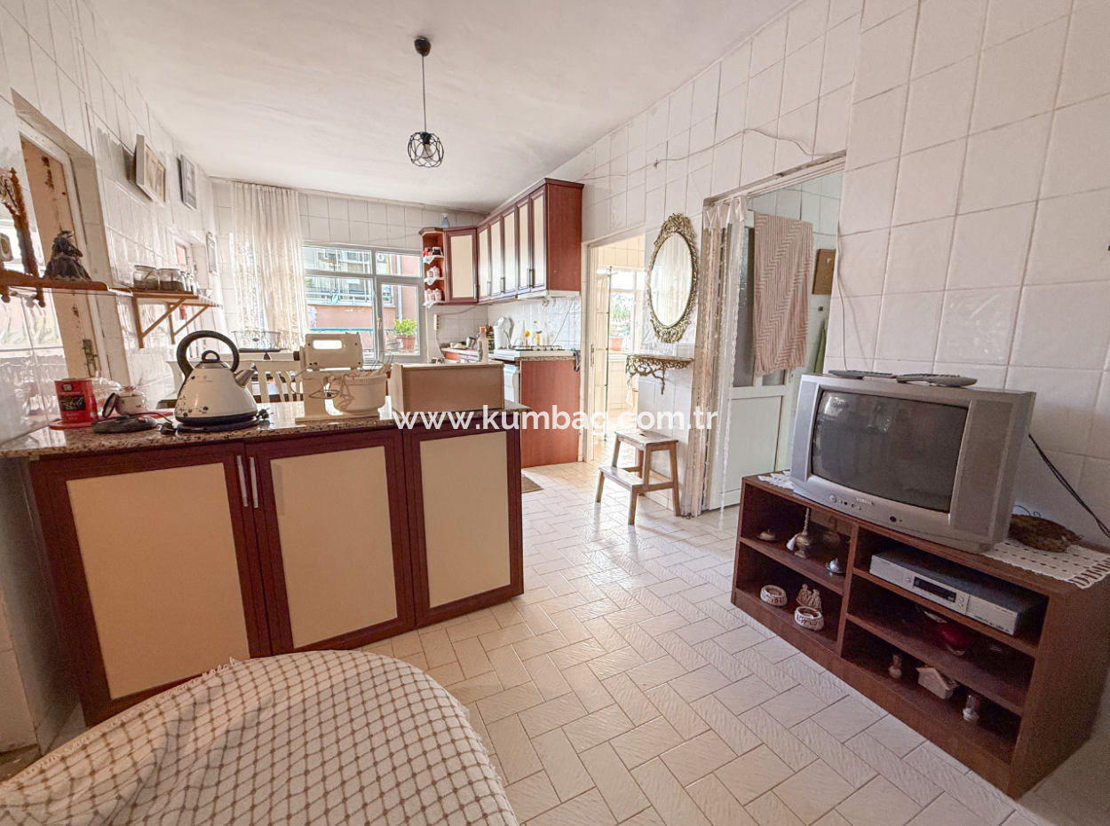 3 1 Flat For Sale Very Large With Double Garden On Kumbağ Market Street 