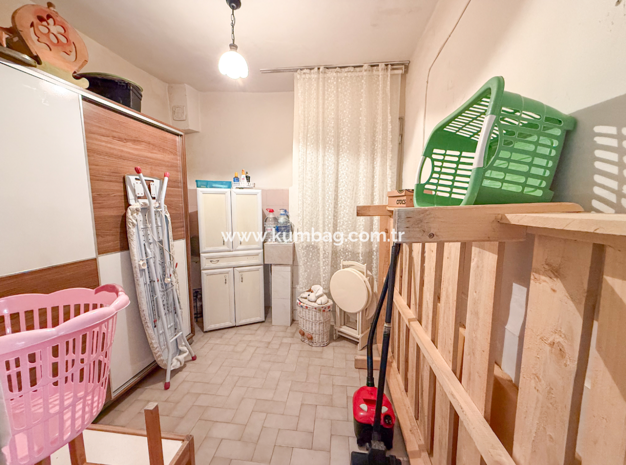 3 1 Flat For Sale Very Large With Double Garden On Kumbağ Market Street 