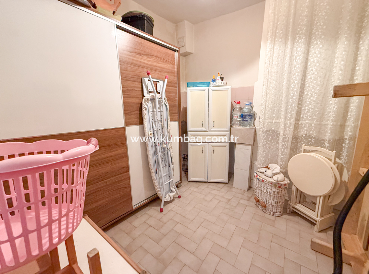 3 1 Flat For Sale Very Large With Double Garden On Kumbağ Market Street 