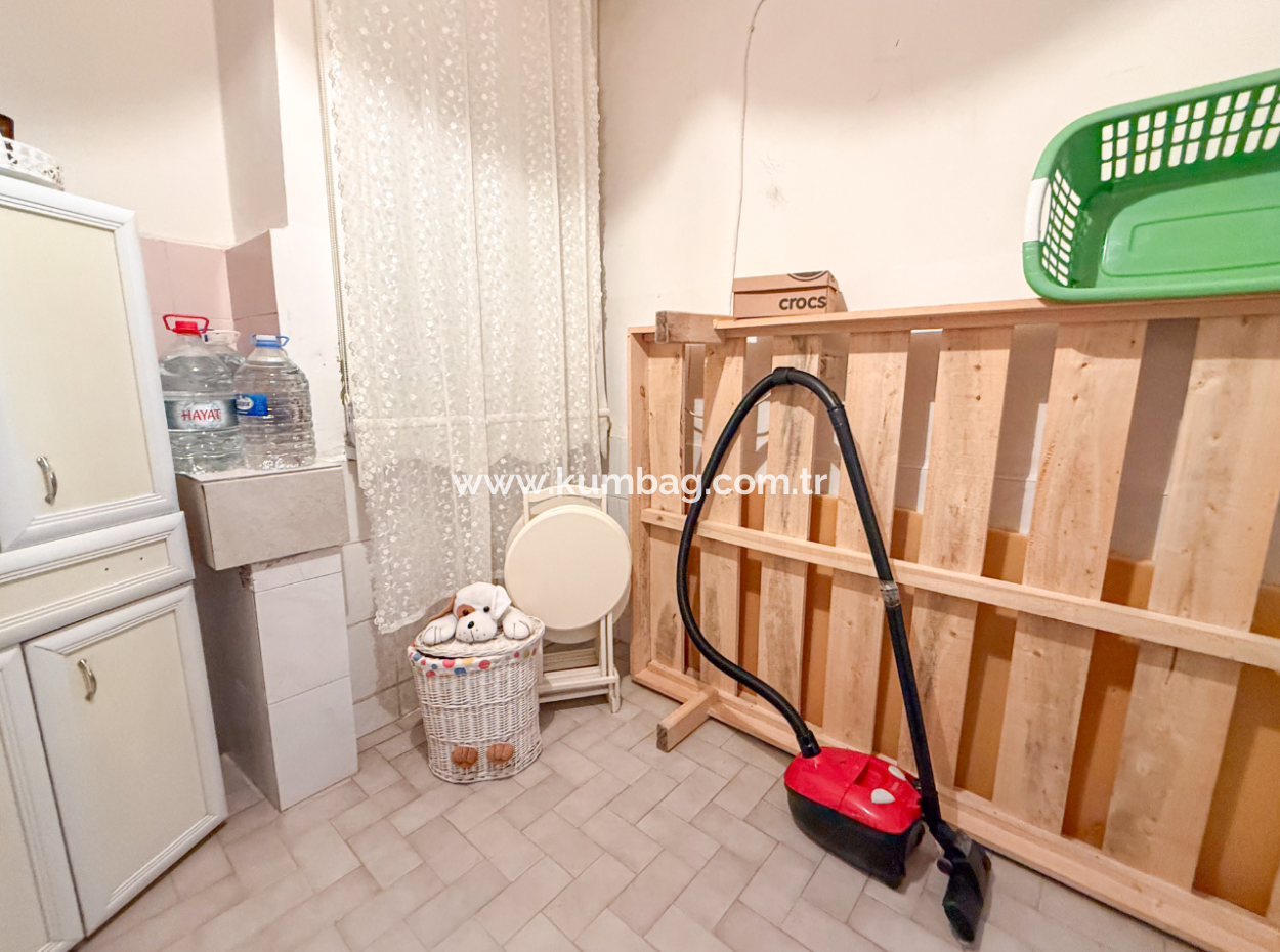 3 1 Flat For Sale Very Large With Double Garden On Kumbağ Market Street 