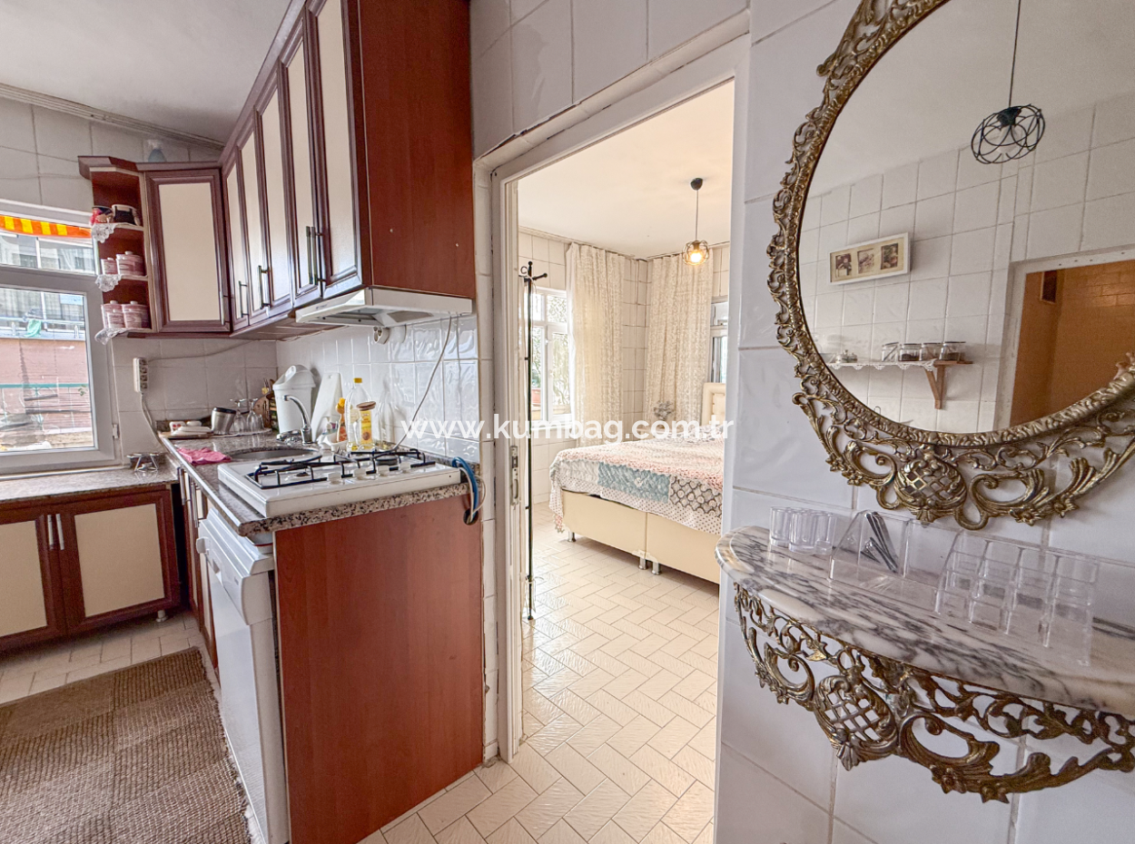3 1 Flat For Sale Very Large With Double Garden On Kumbağ Market Street 