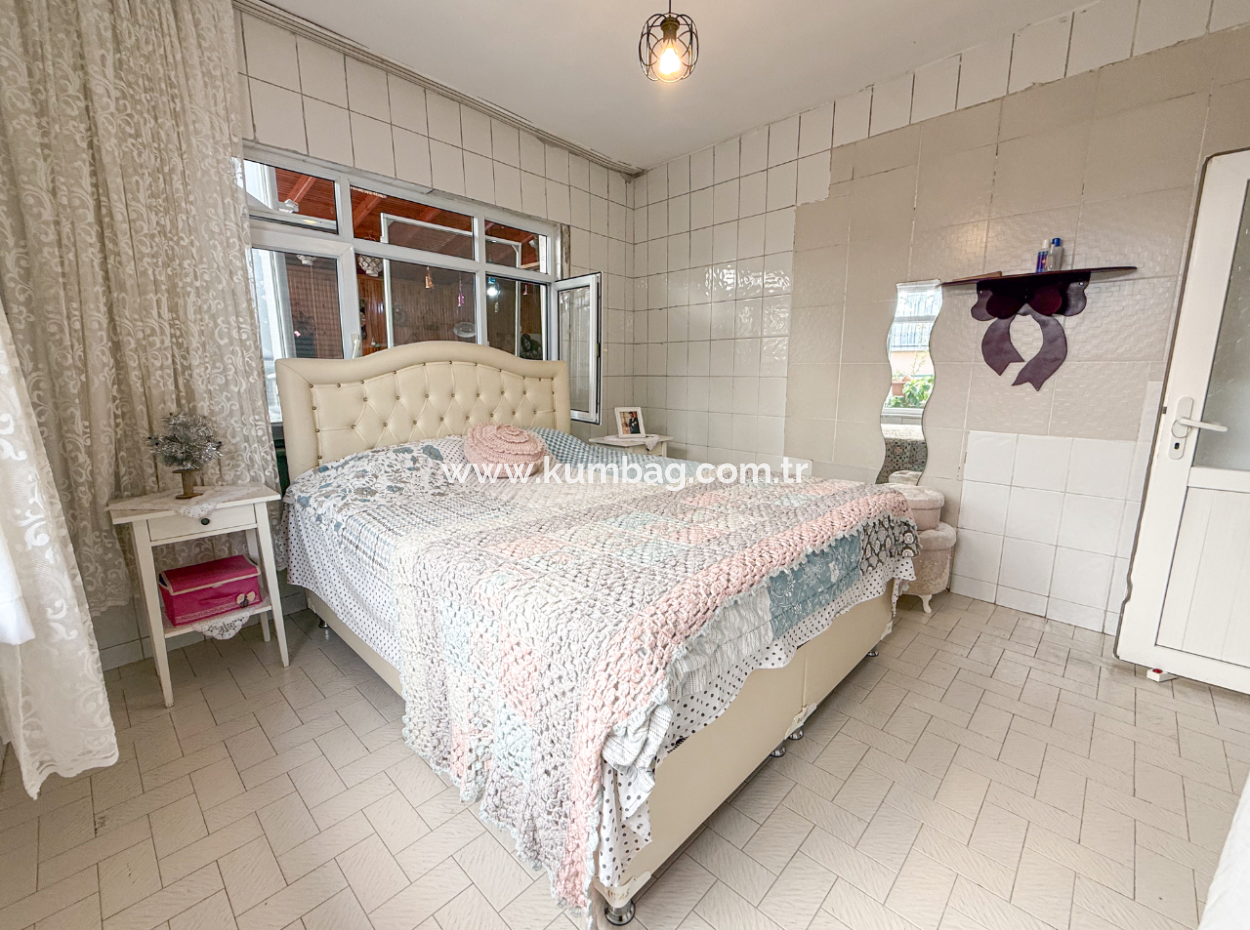 3 1 Flat For Sale Very Large With Double Garden On Kumbağ Market Street 