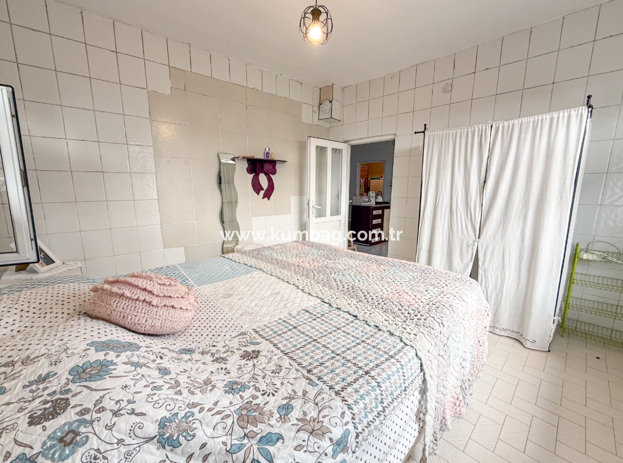 3 1 Flat For Sale Very Large With Double Garden On Kumbağ Market Street 