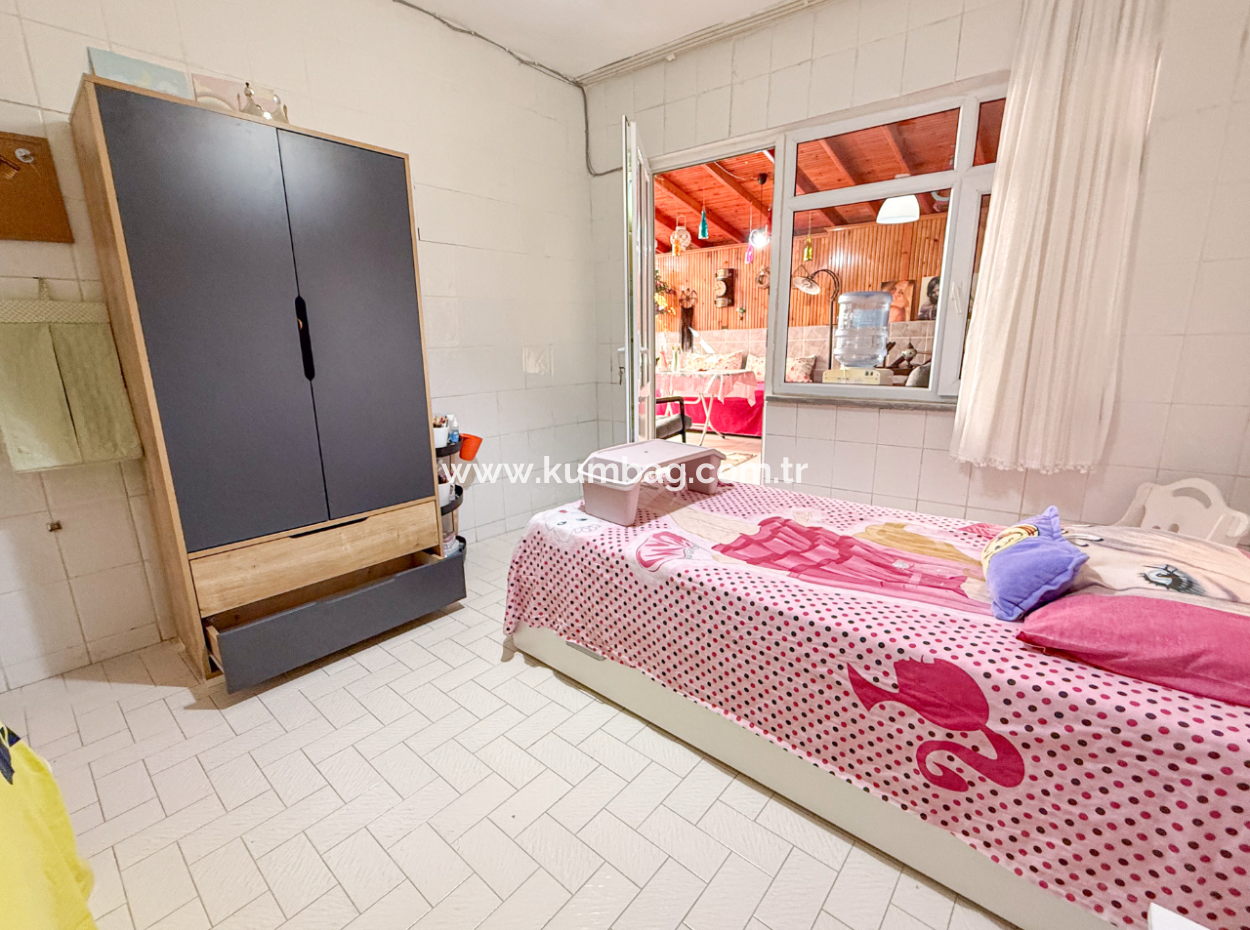 3 1 Flat For Sale Very Large With Double Garden On Kumbağ Market Street 