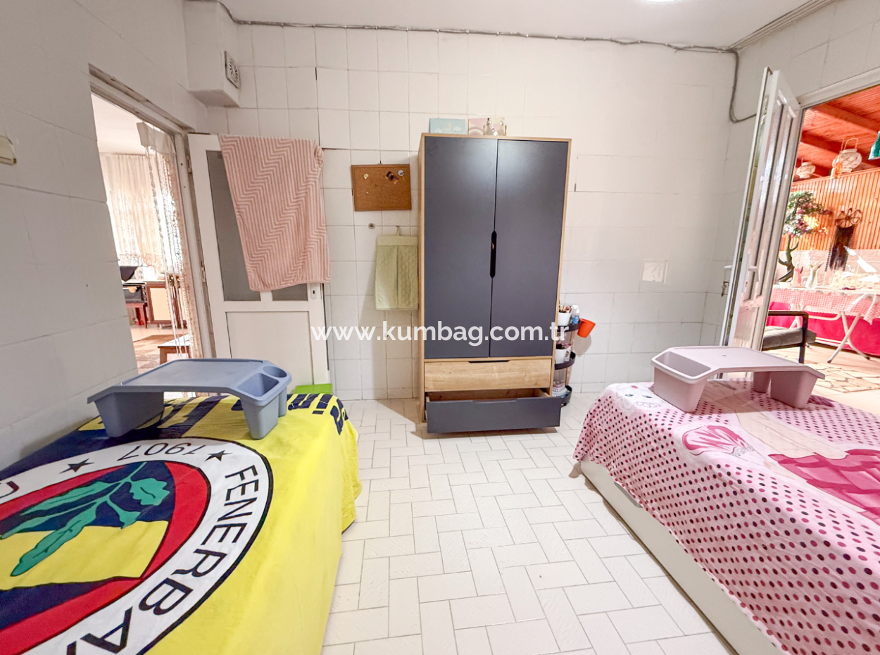 3 1 Flat For Sale Very Large With Double Garden On Kumbağ Market Street 