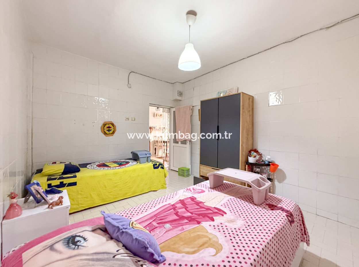 3 1 Flat For Sale Very Large With Double Garden On Kumbağ Market Street 