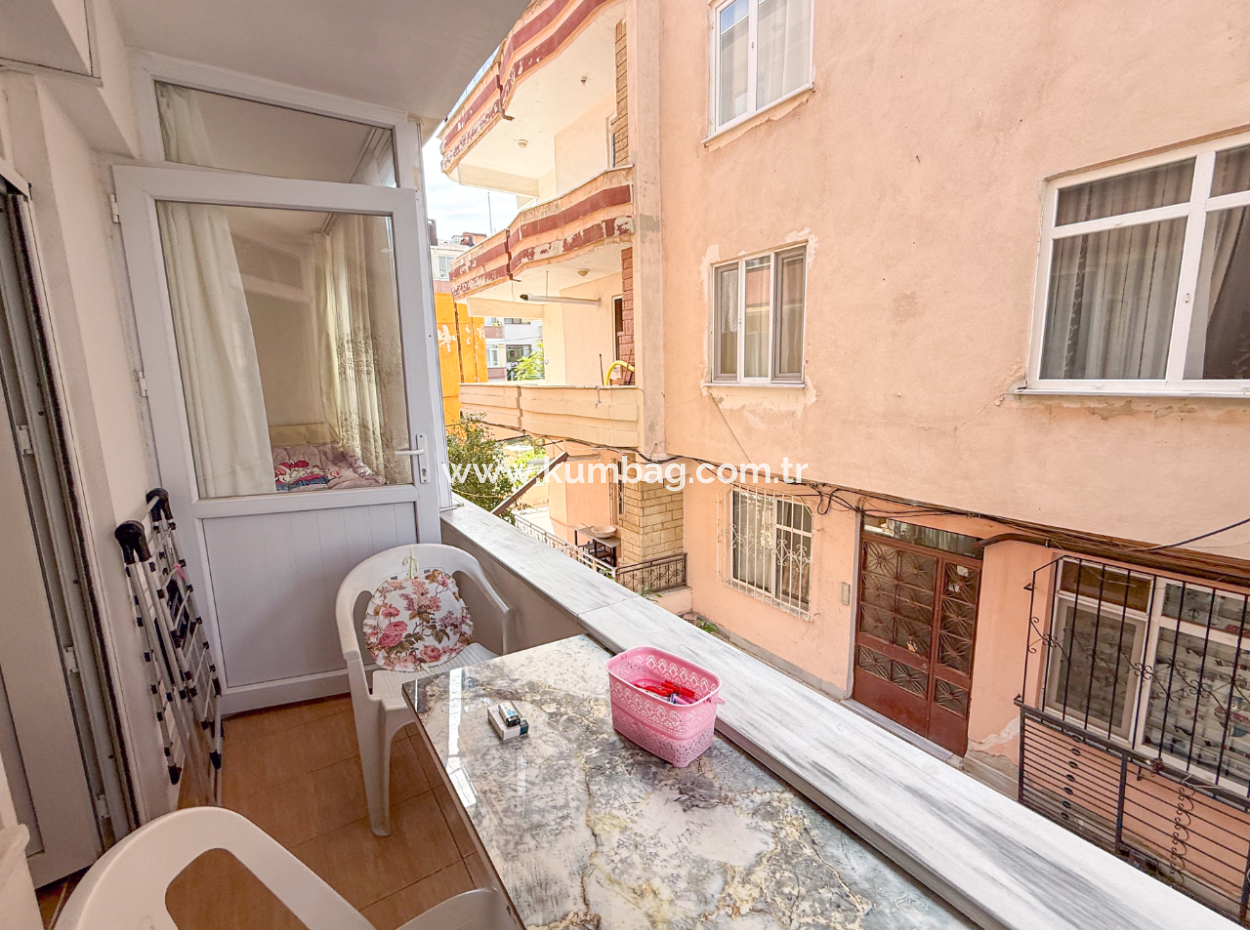 1 1 Apartment For Sale In A Central Location In Kumbağ