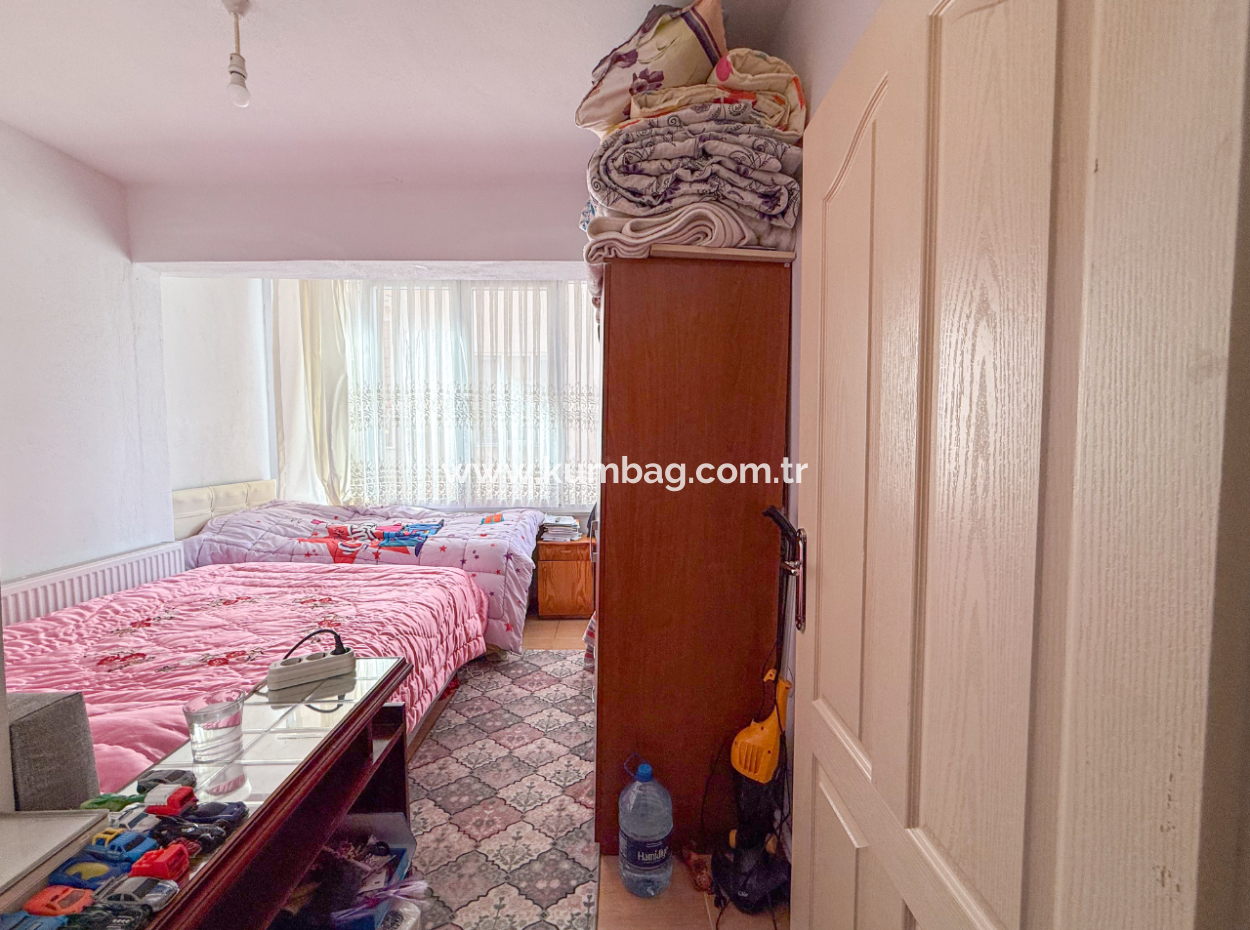1 1 Apartment For Sale In A Central Location In Kumbağ