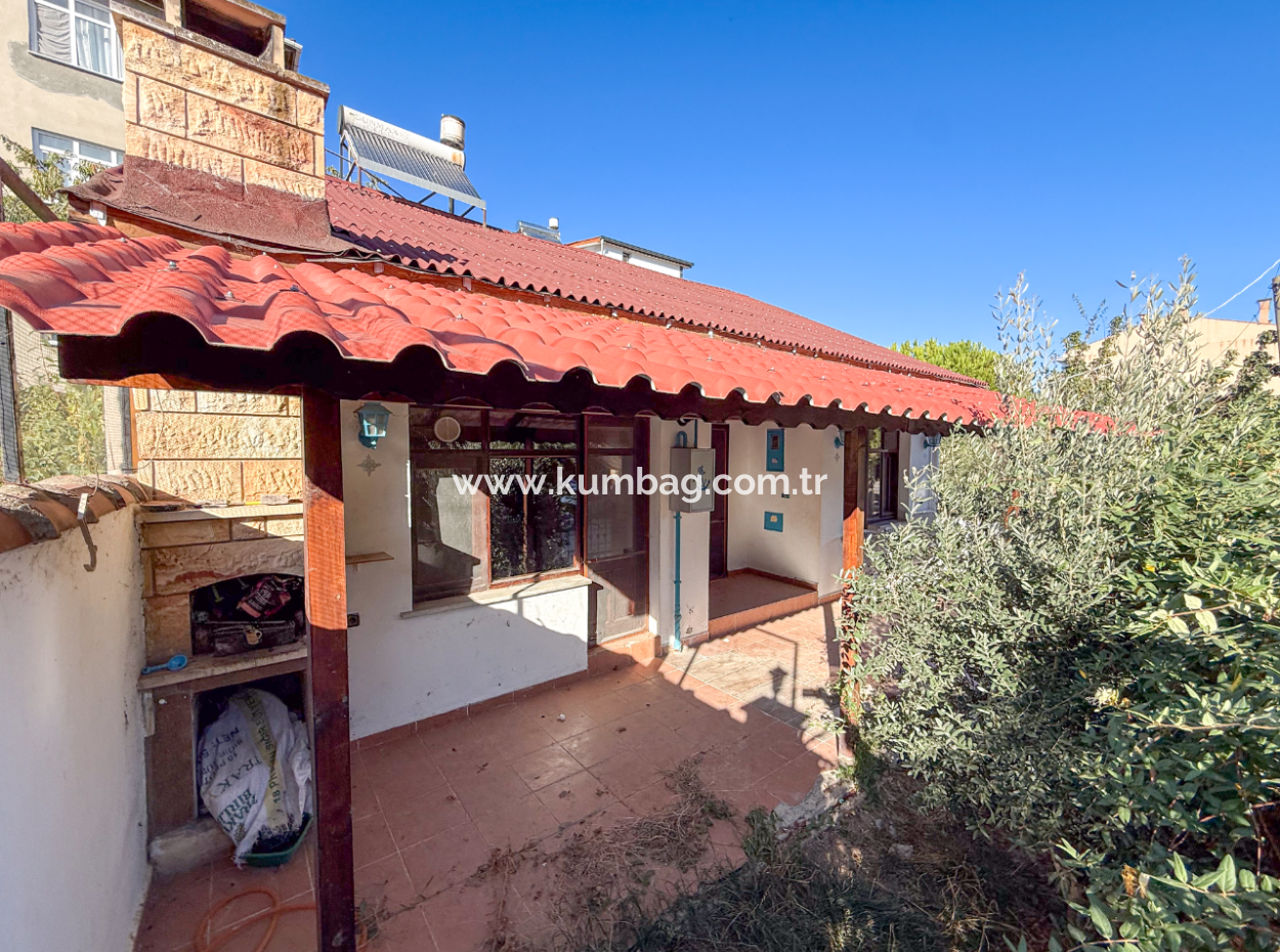 3 1 Villas And 300 M2 Zoned Land For Sale In The Center Of Kumbağ