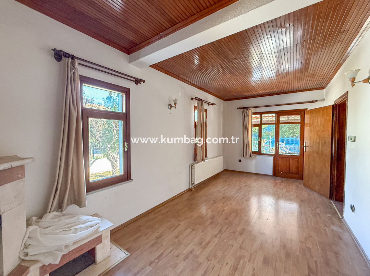 3 1 Villas And 300 M2 Zoned Land For Sale In The Center Of Kumbağ