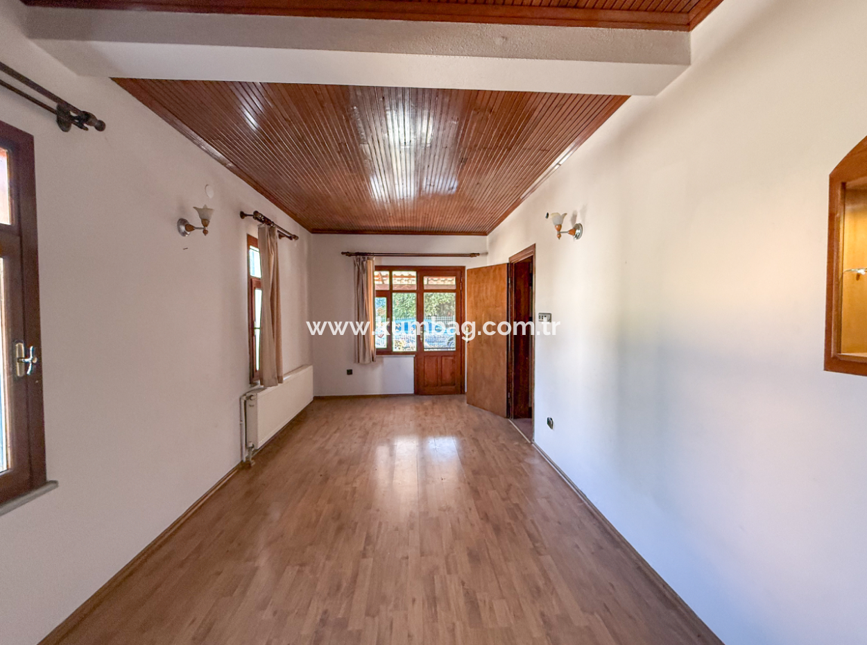 3 1 Villas And 300 M2 Zoned Land For Sale In The Center Of Kumbağ