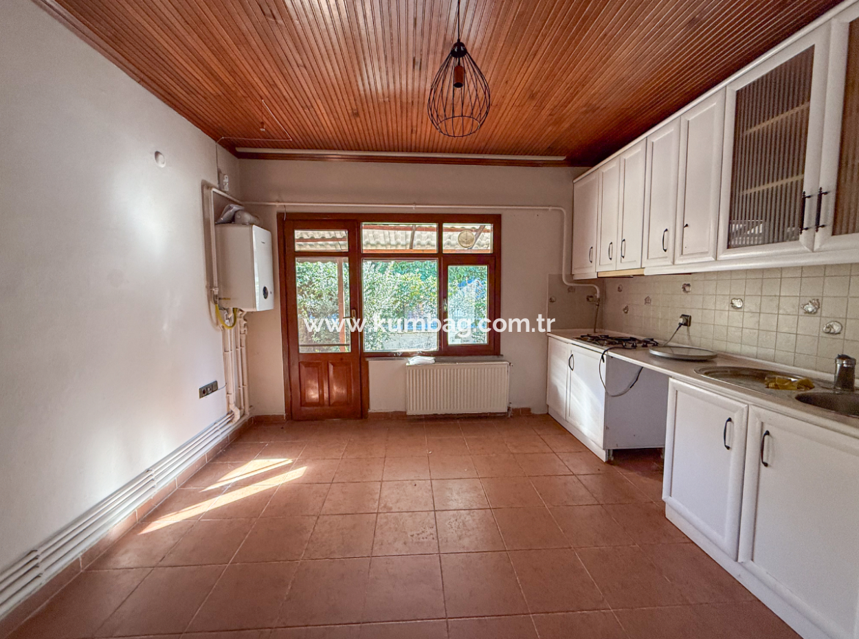 3 1 Villas And 300 M2 Zoned Land For Sale In The Center Of Kumbağ