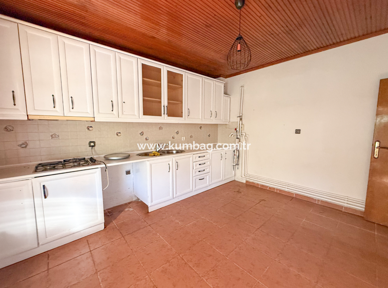 3 1 Villas And 300 M2 Zoned Land For Sale In The Center Of Kumbağ