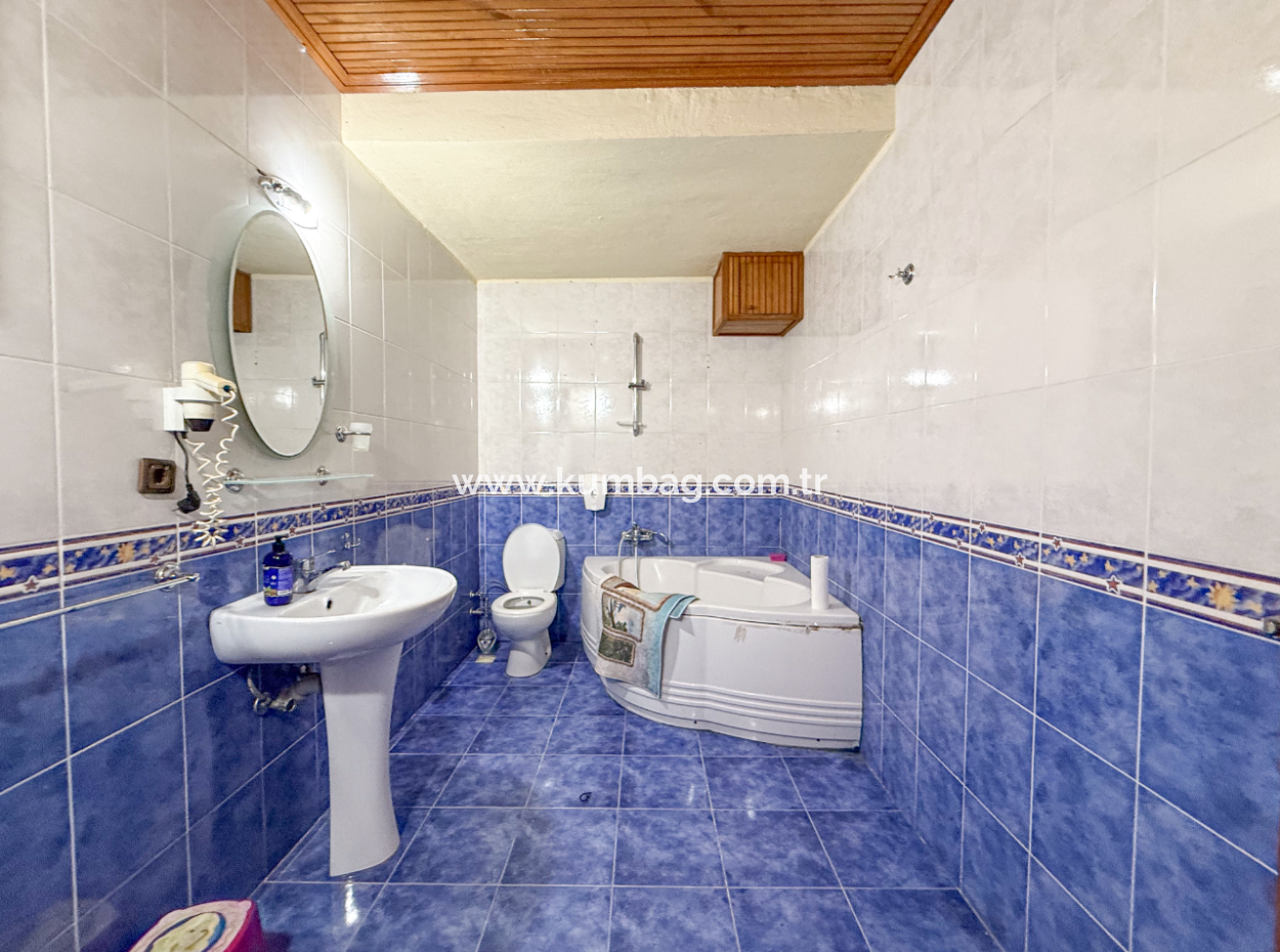 3 1 Villas And 300 M2 Zoned Land For Sale In The Center Of Kumbağ