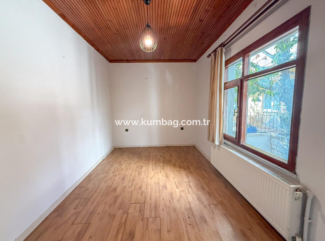 3 1 Villas And 300 M2 Zoned Land For Sale In The Center Of Kumbağ