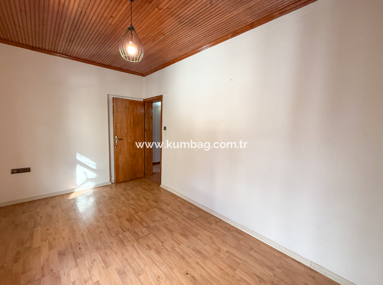 3 1 Villas And 300 M2 Zoned Land For Sale In The Center Of Kumbağ