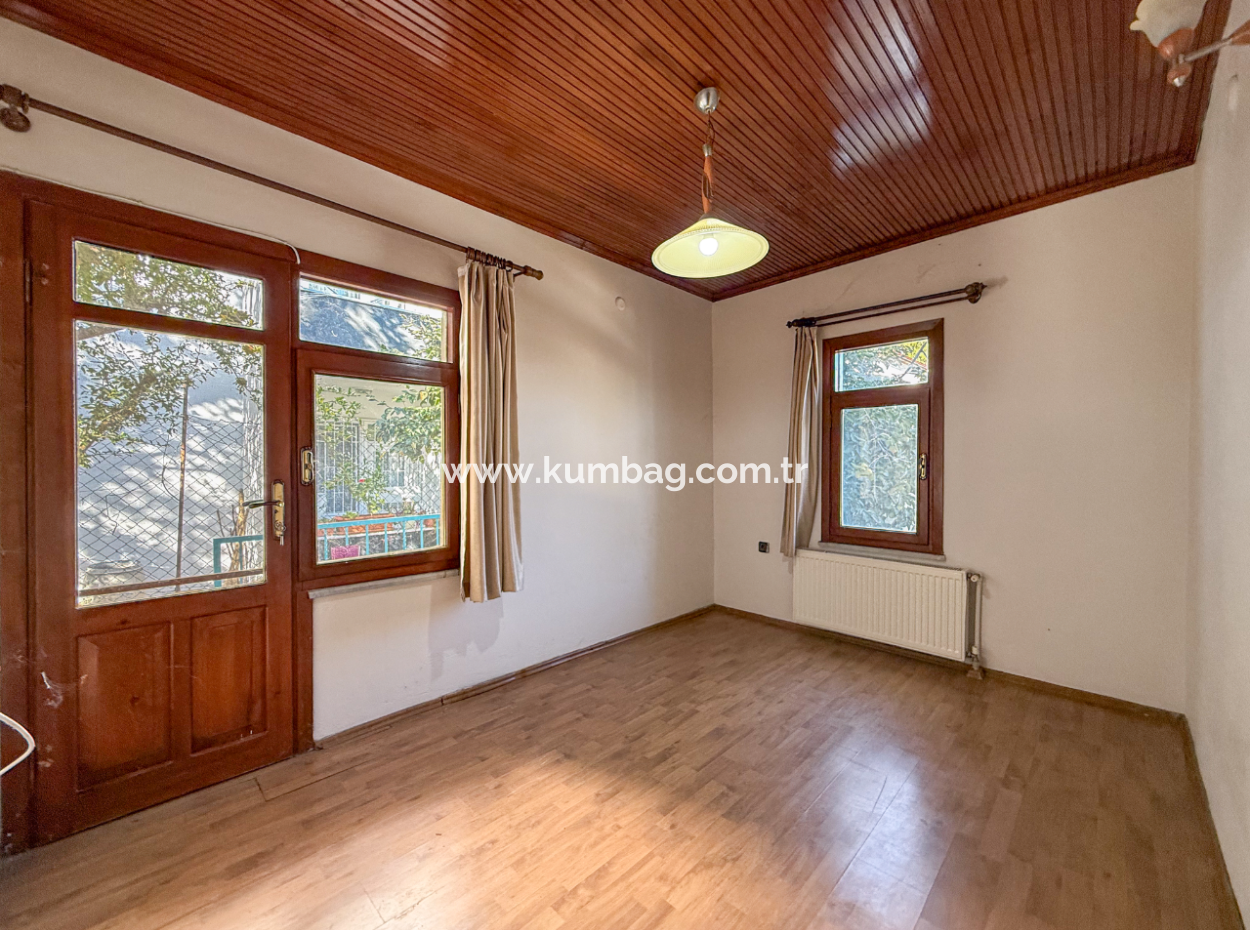 3 1 Villas And 300 M2 Zoned Land For Sale In The Center Of Kumbağ