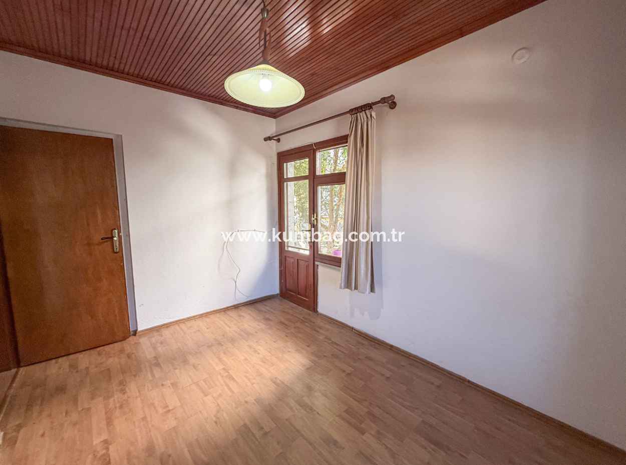 3 1 Villas And 300 M2 Zoned Land For Sale In The Center Of Kumbağ