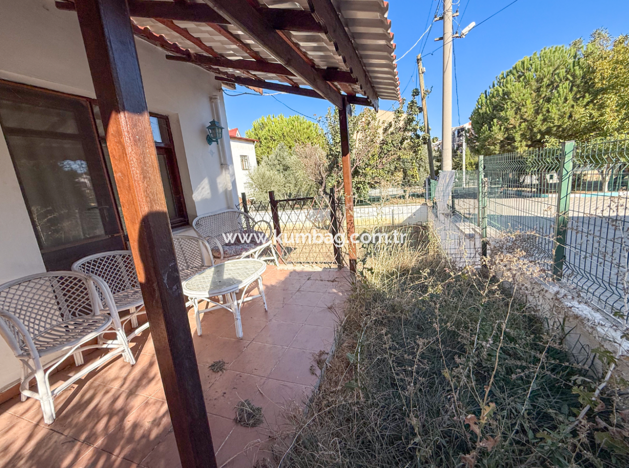 3 1 Villas And 300 M2 Zoned Land For Sale In The Center Of Kumbağ