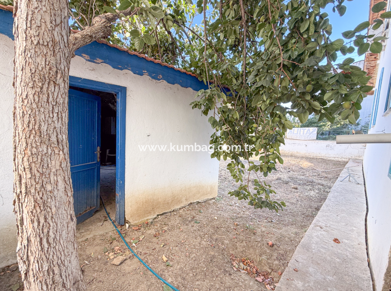 3 1 Villas And 300 M2 Zoned Land For Sale In The Center Of Kumbağ