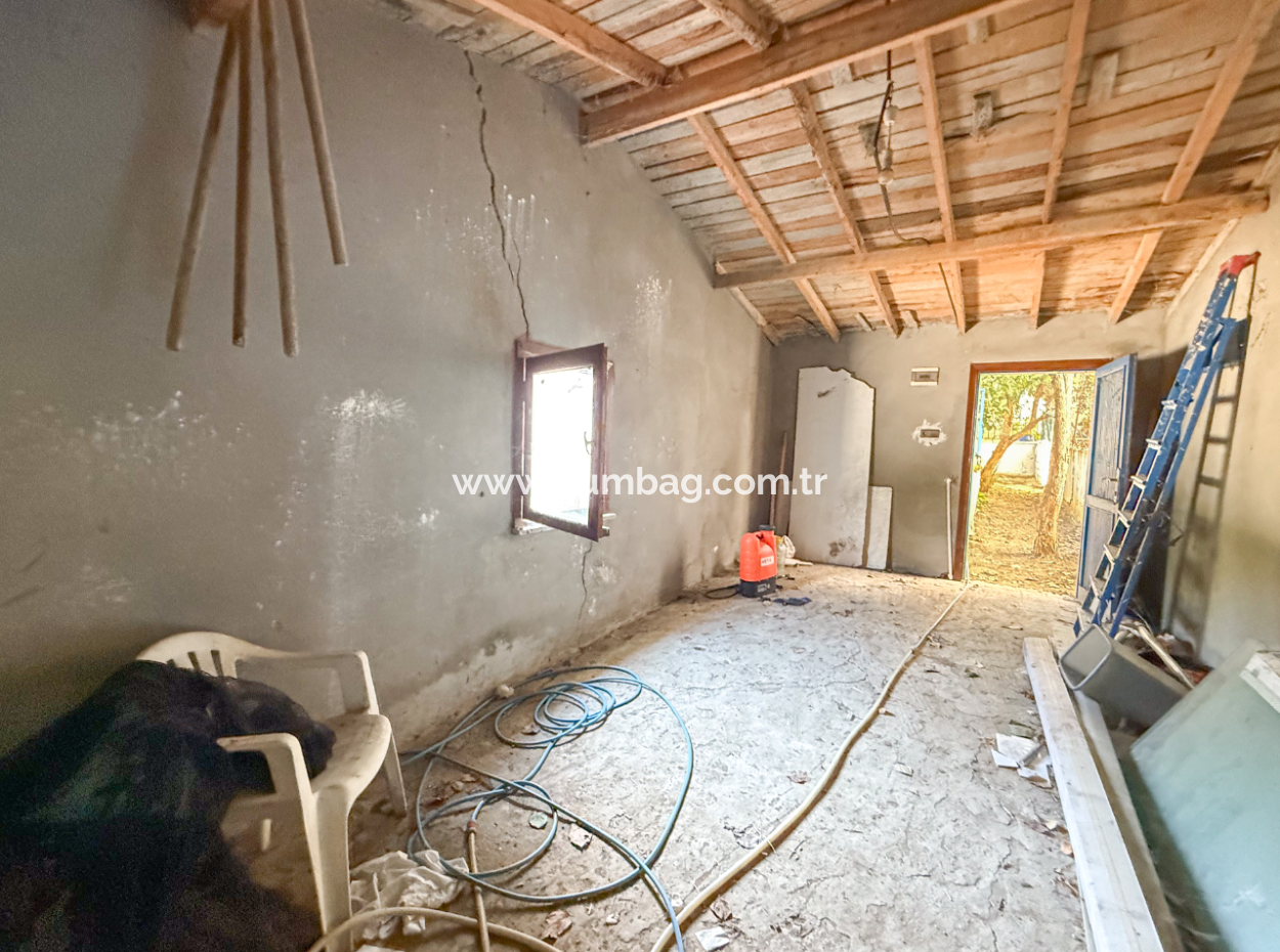 3 1 Villas And 300 M2 Zoned Land For Sale In The Center Of Kumbağ