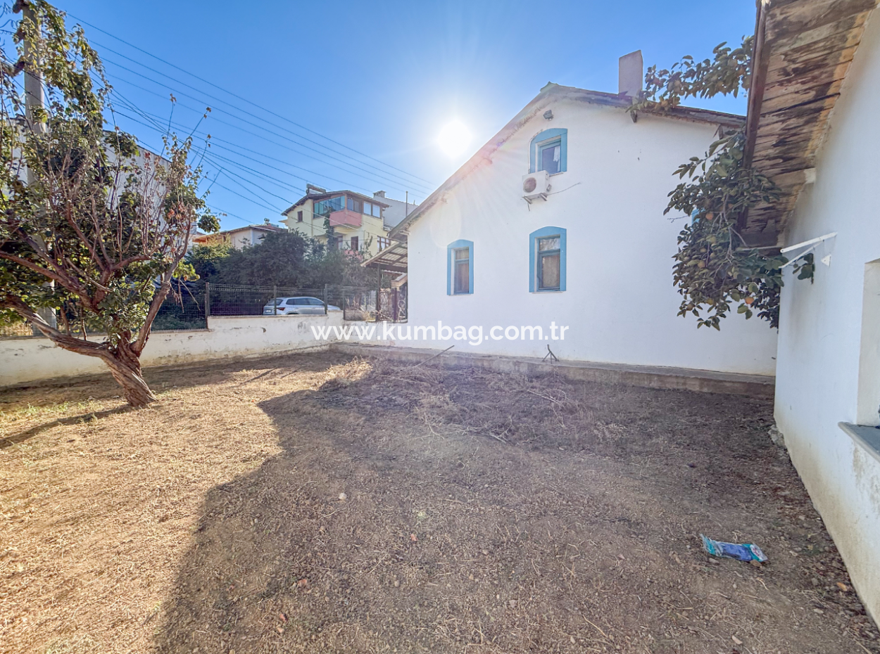 3 1 Villas And 300 M2 Zoned Land For Sale In The Center Of Kumbağ