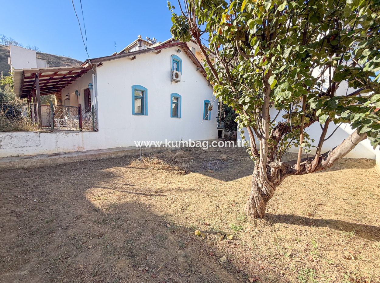 3 1 Villas And 300 M2 Zoned Land For Sale In The Center Of Kumbağ