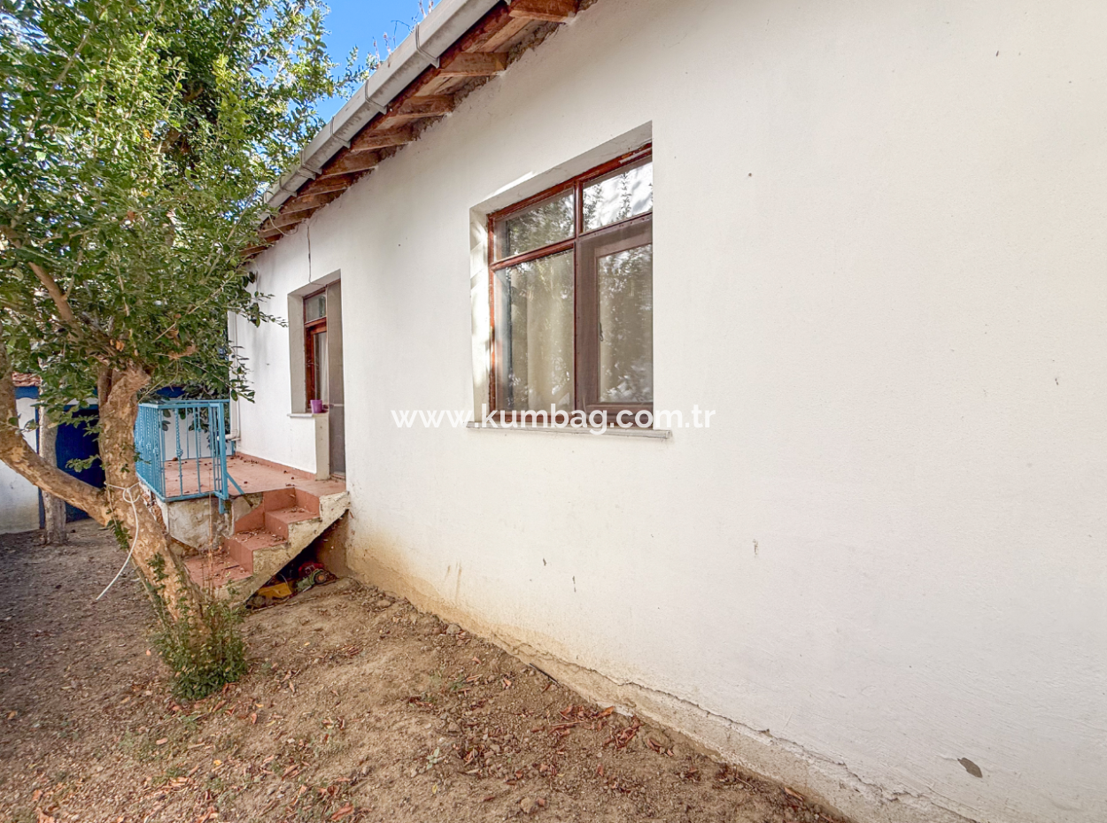 3 1 Villas And 300 M2 Zoned Land For Sale In The Center Of Kumbağ