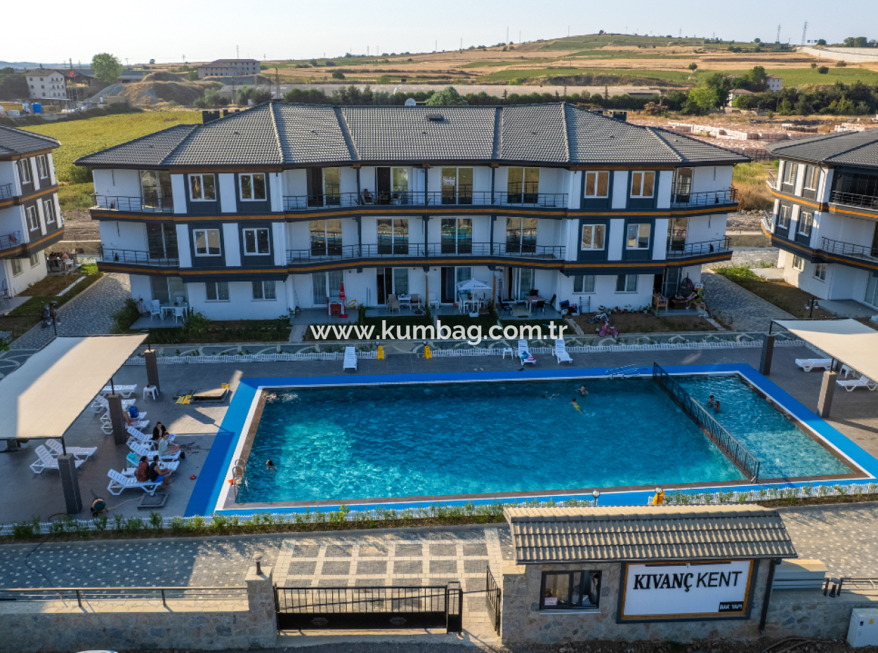 Luxury 1 1 Flat For Rent Close To The Sea In A Complex With Kumbağ Pool
