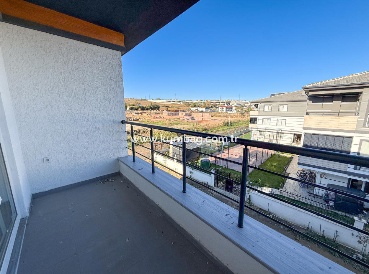 Luxury 1 1 Flat For Rent Close To The Sea In A Complex With Kumbağ Pool