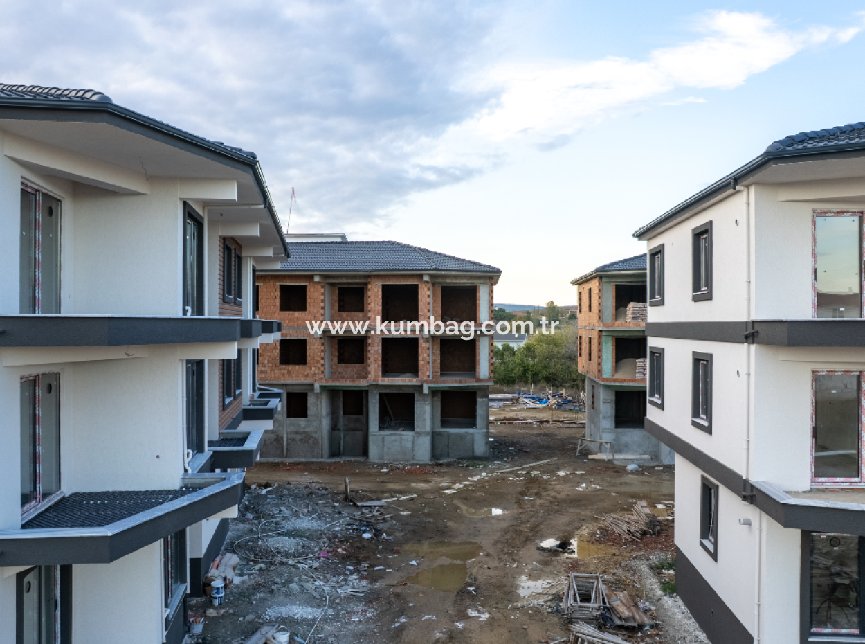 2 1 Flats For Sale In Kumbağ Luxury Pool Yonca Evleri Complex