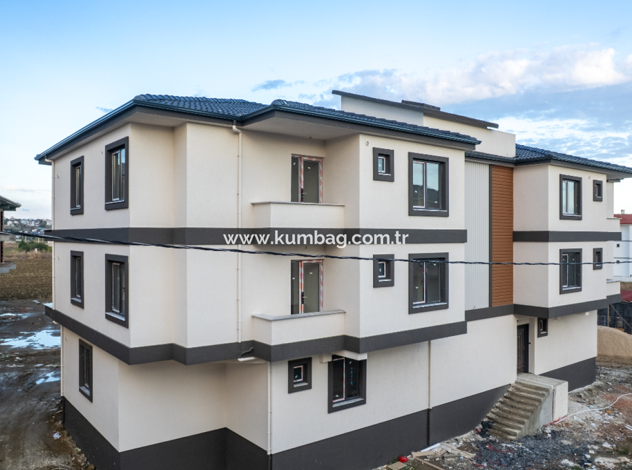 2 1 Flats For Sale In Kumbağ Luxury Pool Yonca Evleri Complex