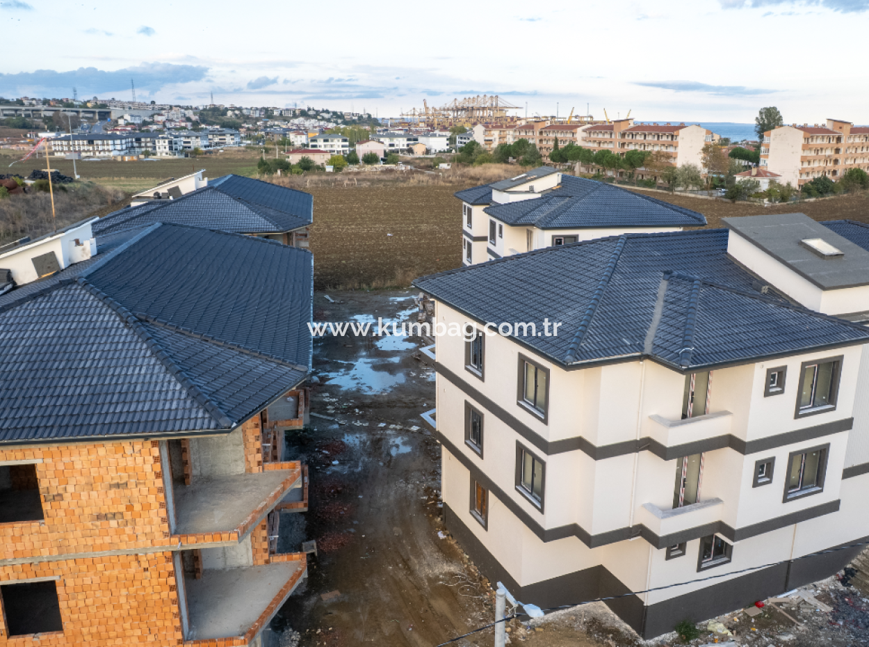 2 1 Flats For Sale In Kumbağ Luxury Pool Yonca Evleri Complex