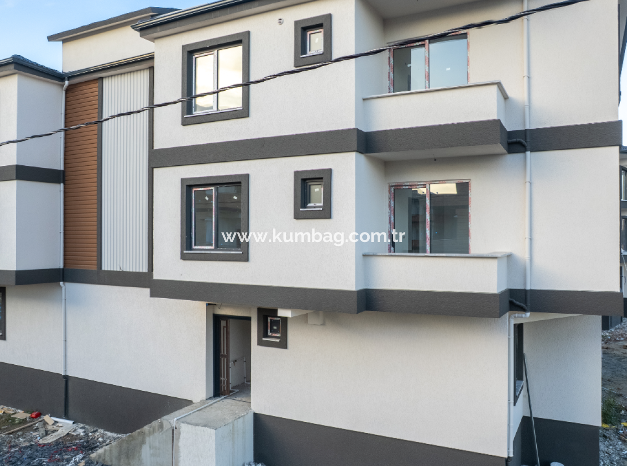 2 1 Flats For Sale In Kumbağ Luxury Pool Yonca Evleri Complex