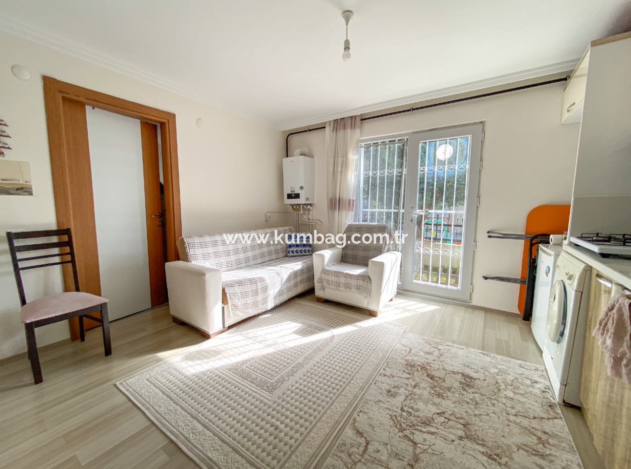 Iskanli Bahçe Floor 1 1 Flat On The Sea Side Of The Street In Kumbağ