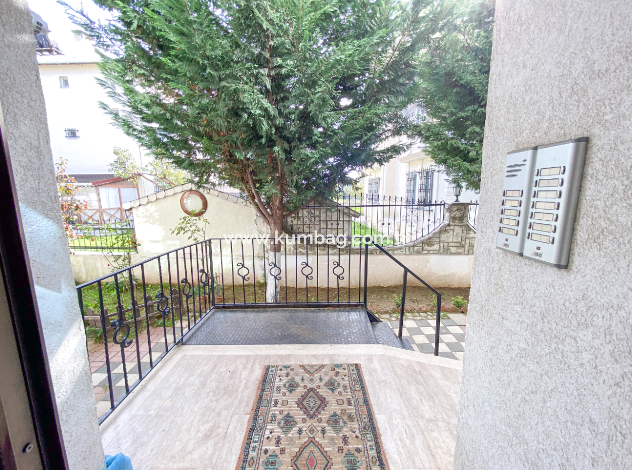 Iskanli Bahçe Floor 1 1 Flat On The Sea Side Of The Street In Kumbağ