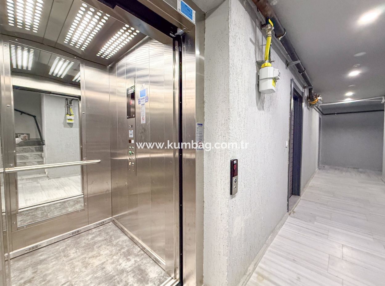 Large And Spacious 2 1 Flat For Sale On The Main Street In Kumbağ