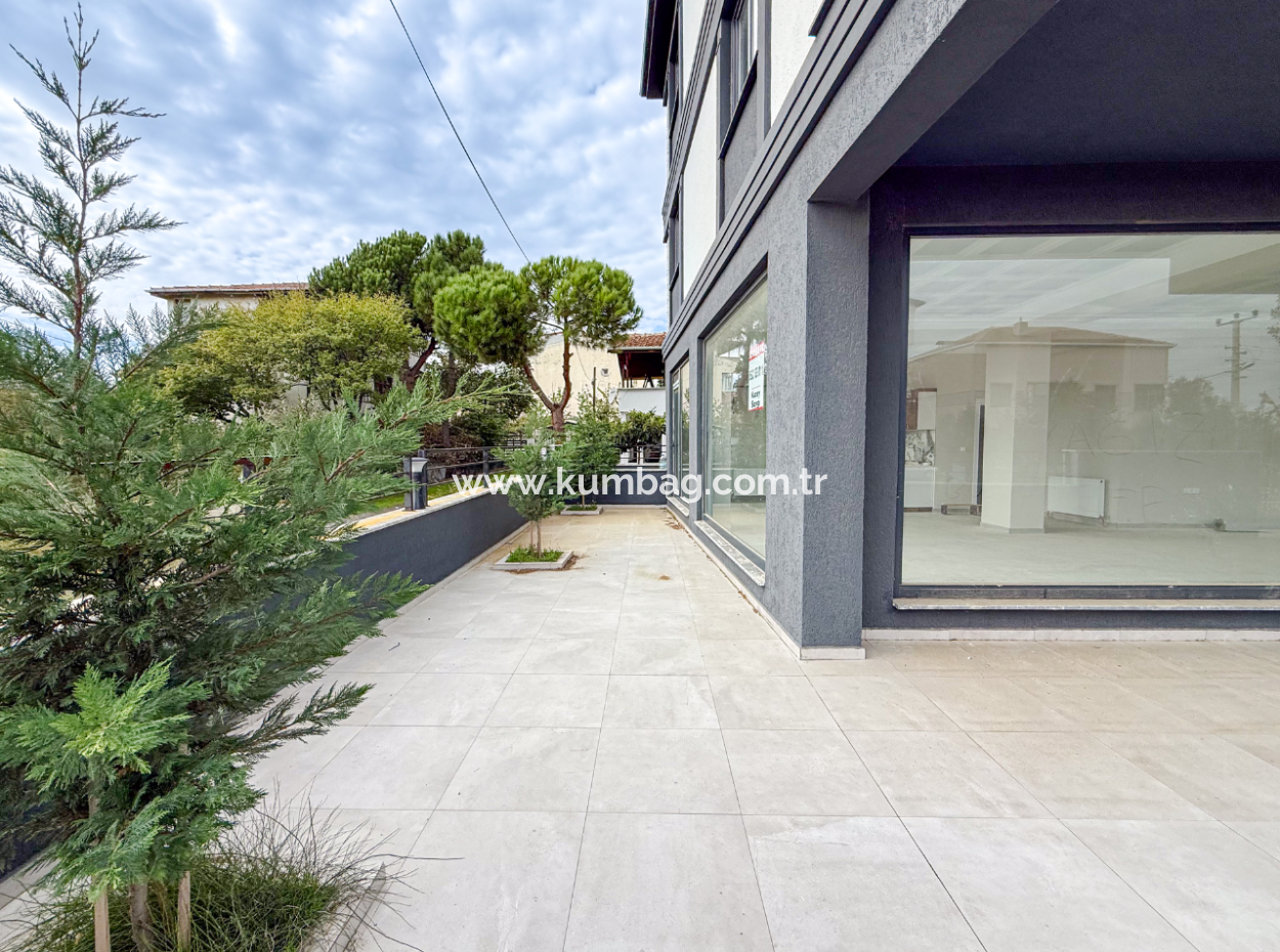 Large And Warehouse Shop For Rent On Kumbağ Busy Main Street