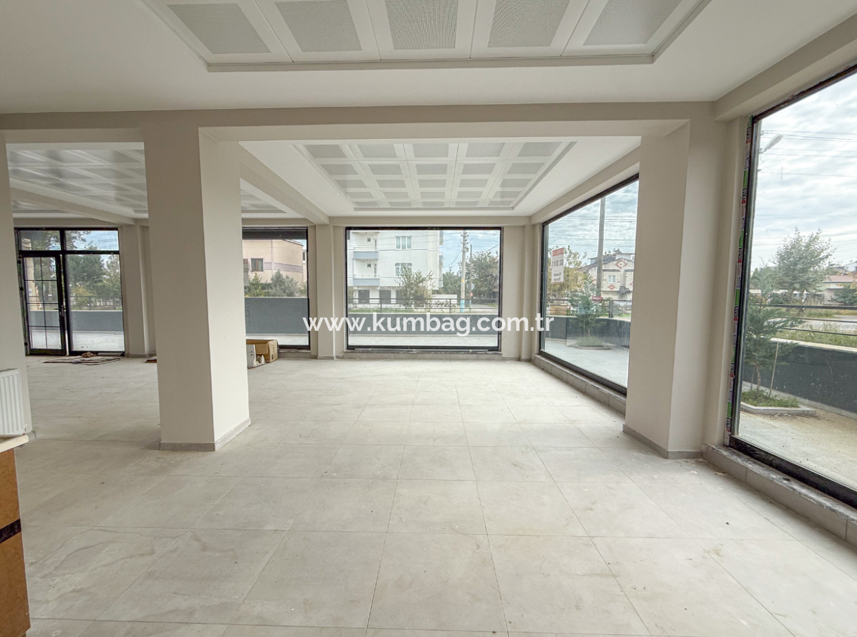 Large And Warehouse Shop For Rent On Kumbağ Busy Main Street