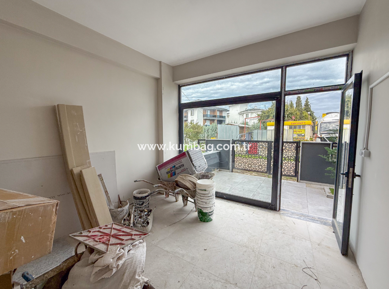 Large And Warehouse Shop For Rent On Kumbağ Busy Main Street