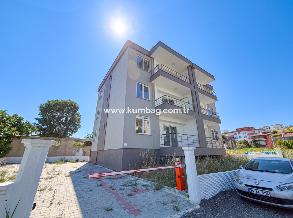 Spacious New 2 1 Flat For Sale With En-Suite Bathroom In Kumbağ